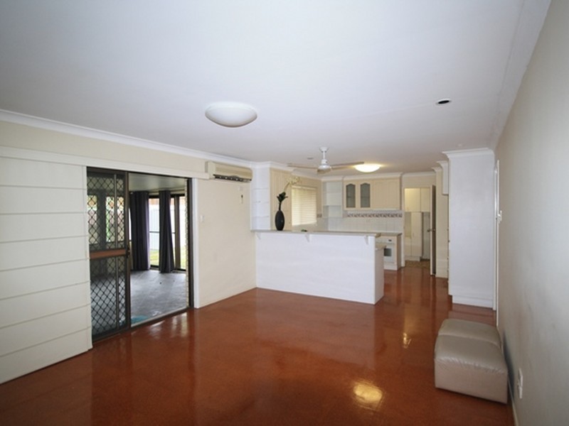 25 Aramac Drive, Clinton QLD 4680