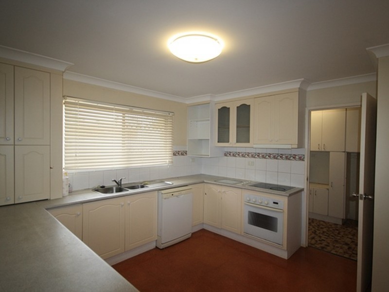 25 Aramac Drive, Clinton QLD 4680