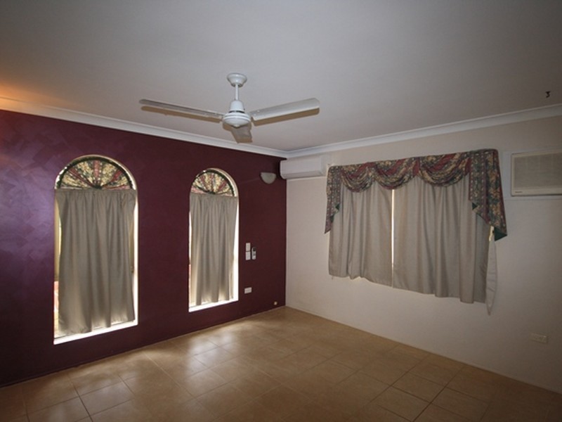 25 Aramac Drive, Clinton QLD 4680