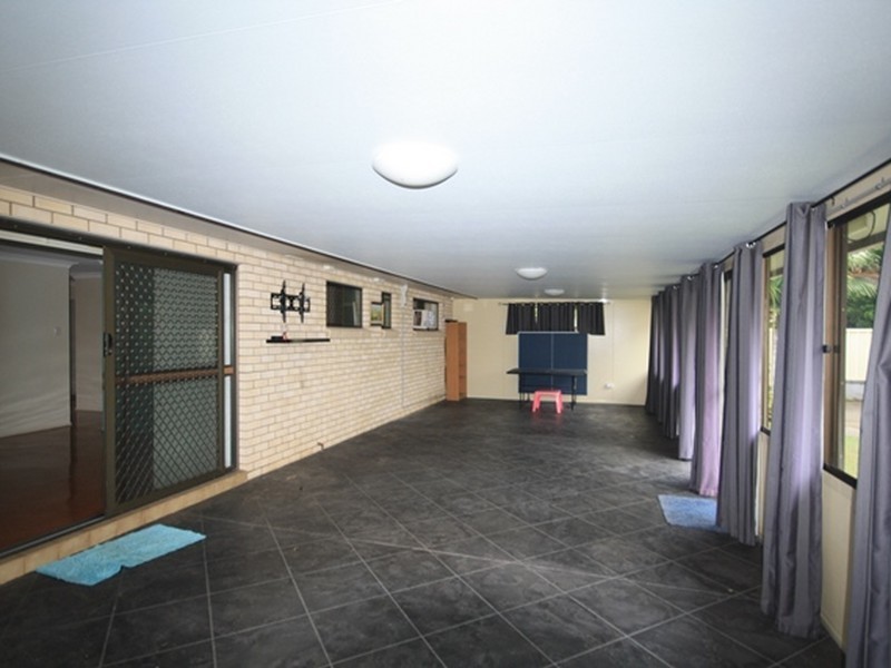 25 Aramac Drive, Clinton QLD 4680