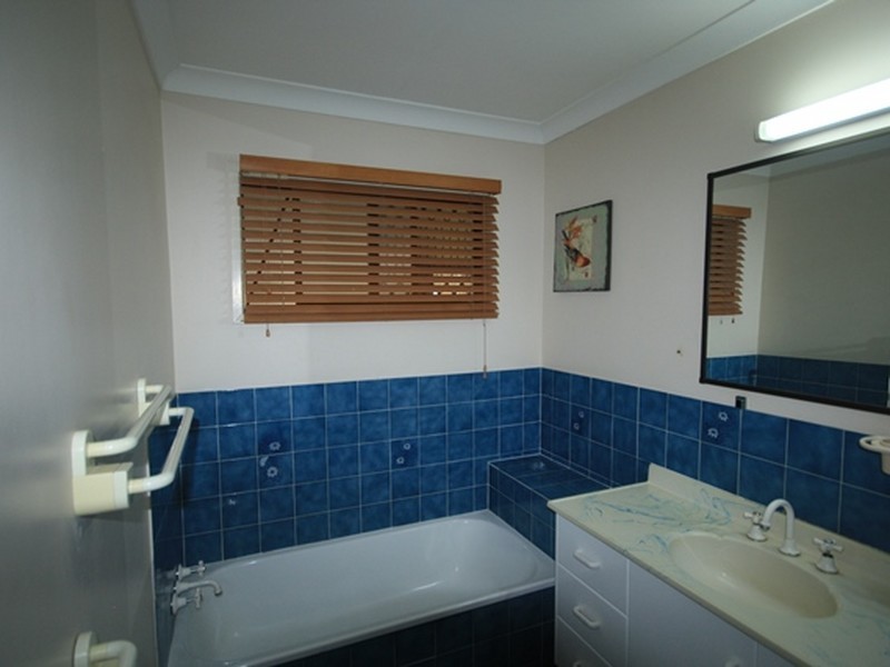 25 Aramac Drive, Clinton QLD 4680