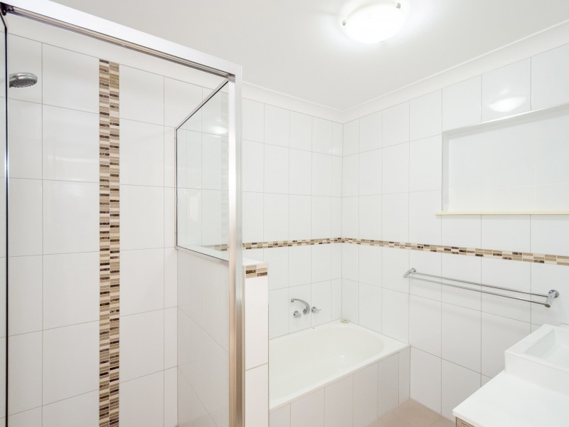 12 SALMON STREET, Toolooa QLD 4680
