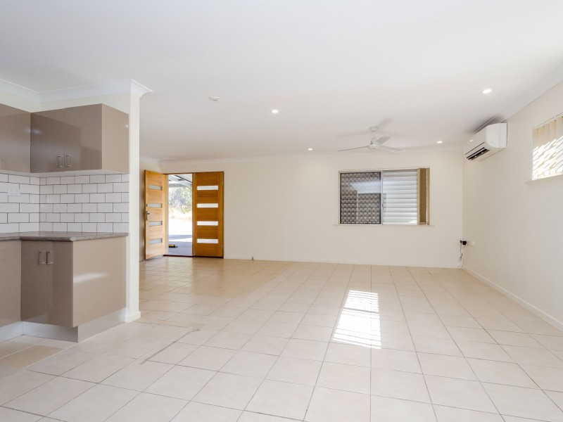 12 SALMON STREET, Toolooa QLD 4680