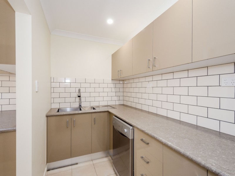 12 SALMON STREET, Toolooa QLD 4680