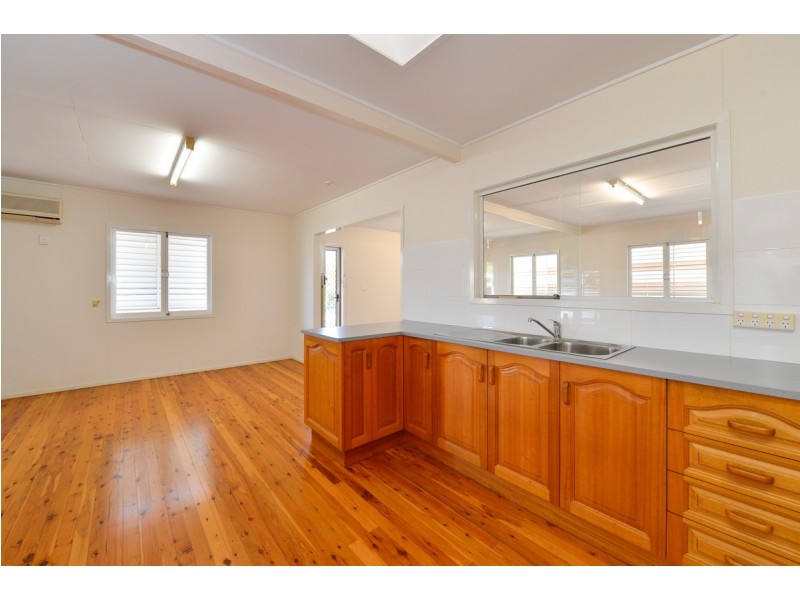 23 Larsen Street, West Gladstone QLD 4680