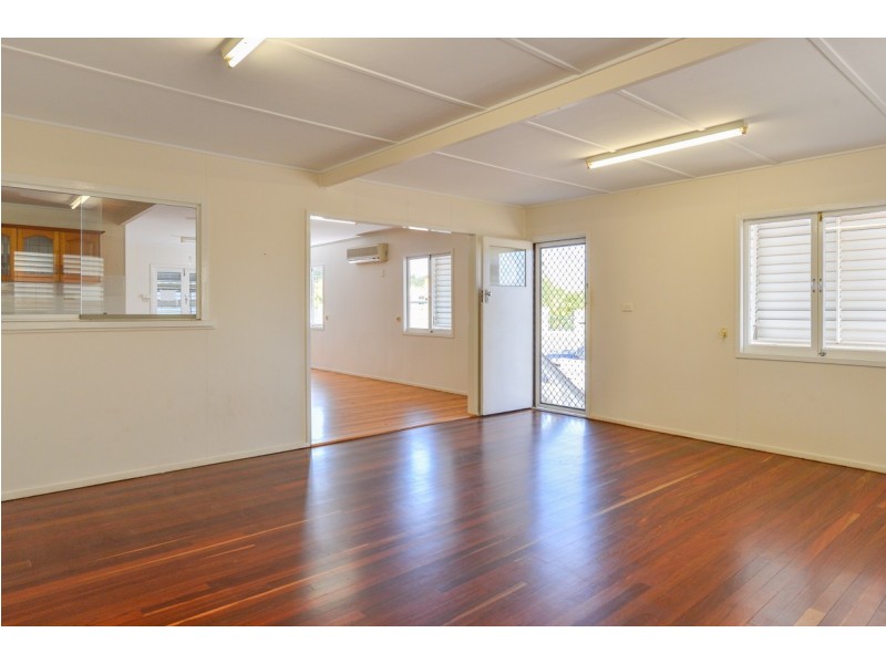 23 Larsen Street, West Gladstone QLD 4680