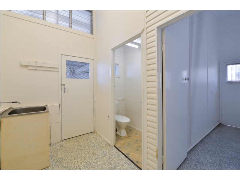 23 Larsen Street, West Gladstone QLD 4680