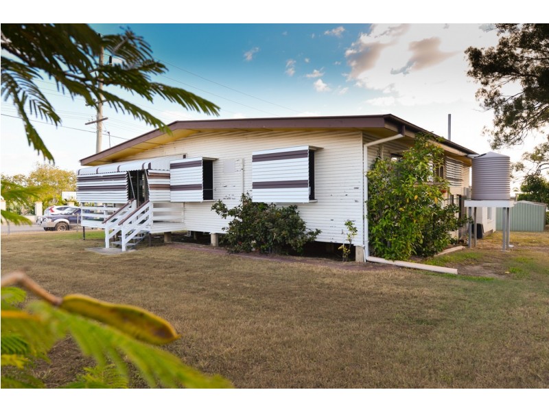 23 Larsen Street, West Gladstone QLD 4680