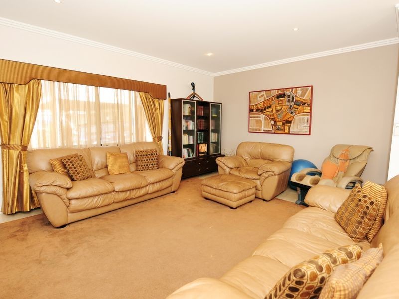 235 Oaka Street, South Gladstone QLD 4680