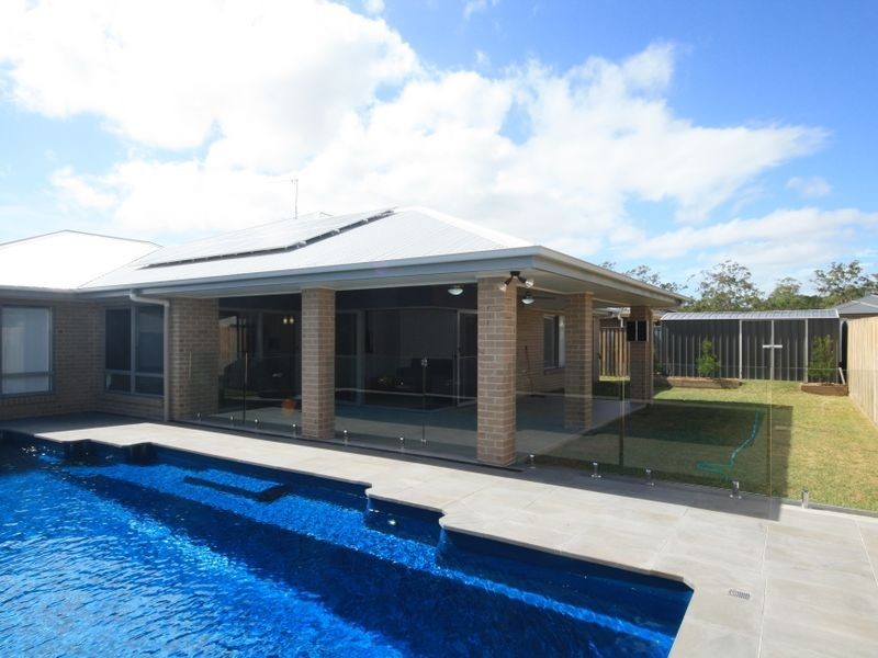 7 Parkway Crescent, Kirkwood QLD 4680