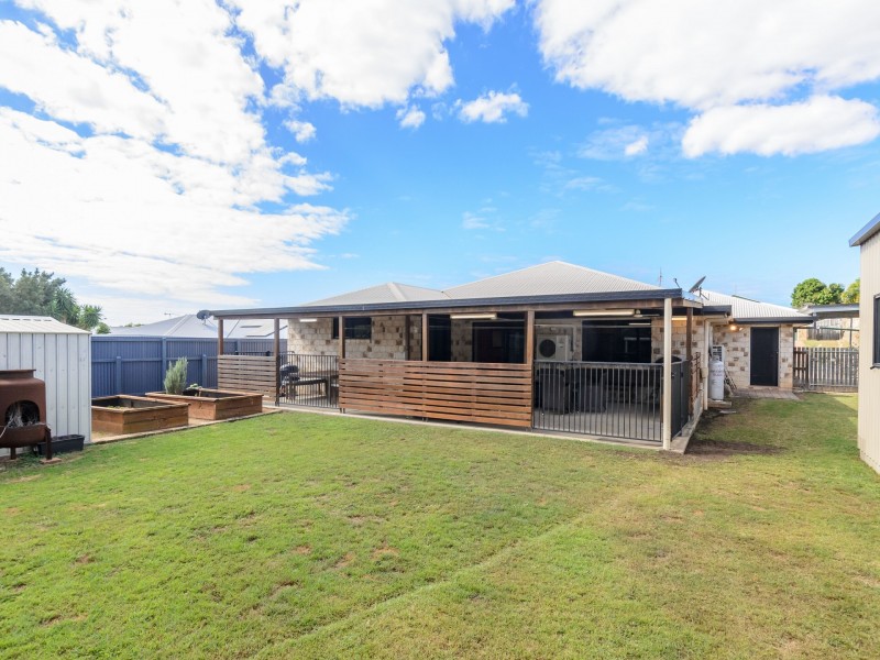 6 Dorinda Close, Clinton QLD 4680