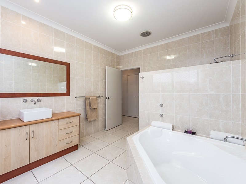 5 Mallard Court, South Gladstone QLD 4680
