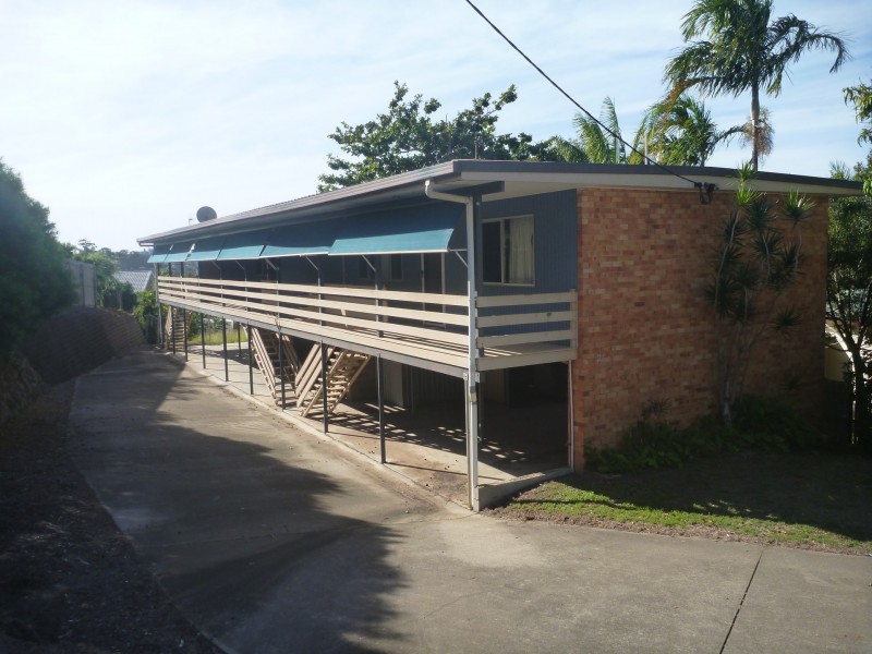 21 WALTERS AVENUE, West Gladstone QLD 4680