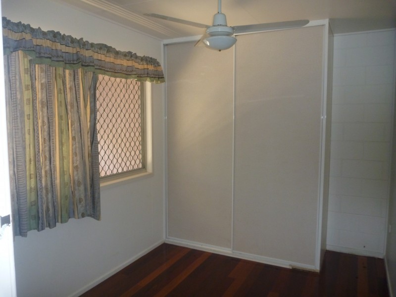 21 WALTERS AVENUE, West Gladstone QLD 4680