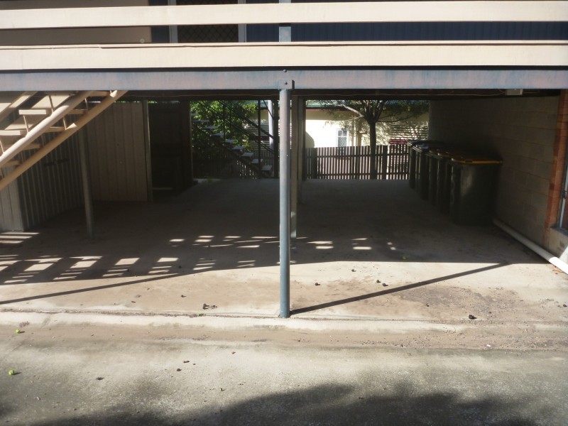 21 WALTERS AVENUE, West Gladstone QLD 4680