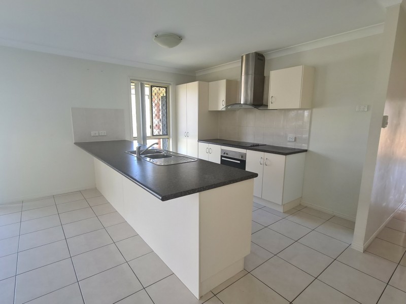 11 Giles Street, Glen Eden QLD 4680