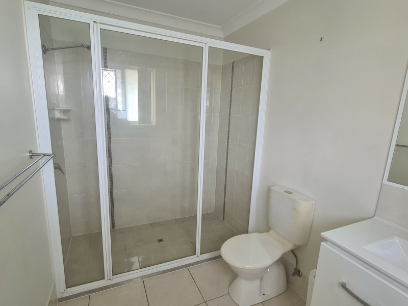 11 Giles Street, Glen Eden QLD 4680