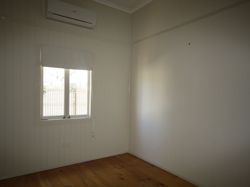 22 Boles Street, West Gladstone QLD 4680