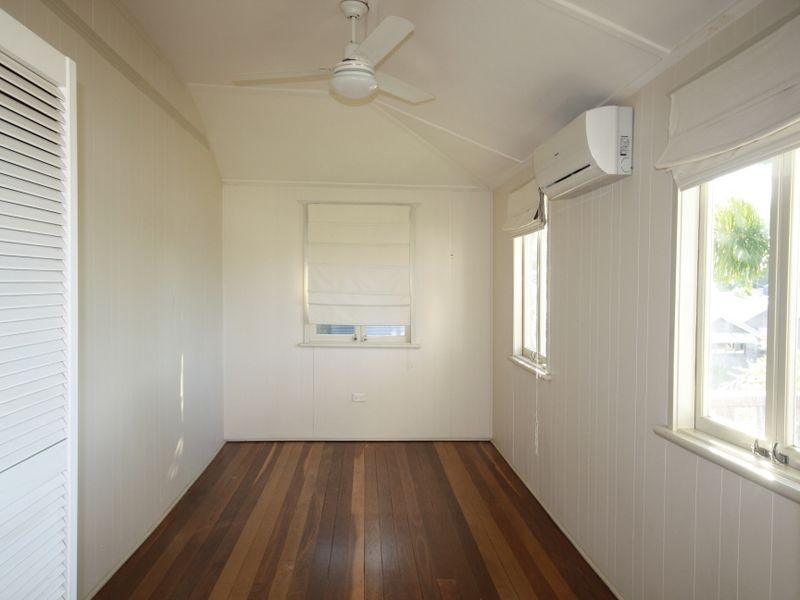22 Boles Street, West Gladstone QLD 4680
