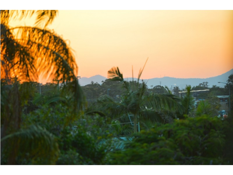 6 Dennis Street, Gladstone QLD 4680