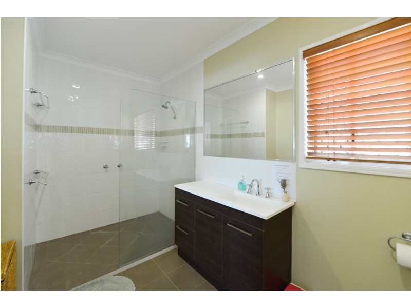 6 Dennis Street, Gladstone QLD 4680