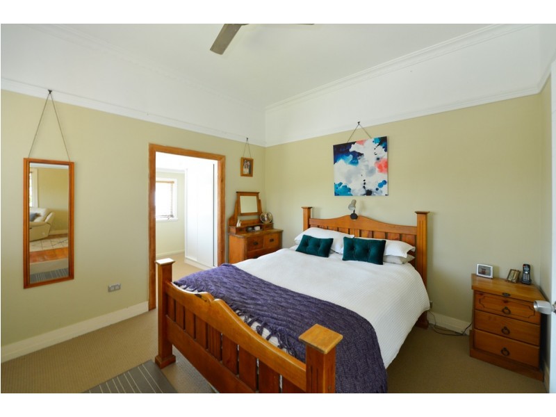 6 Dennis Street, Gladstone QLD 4680