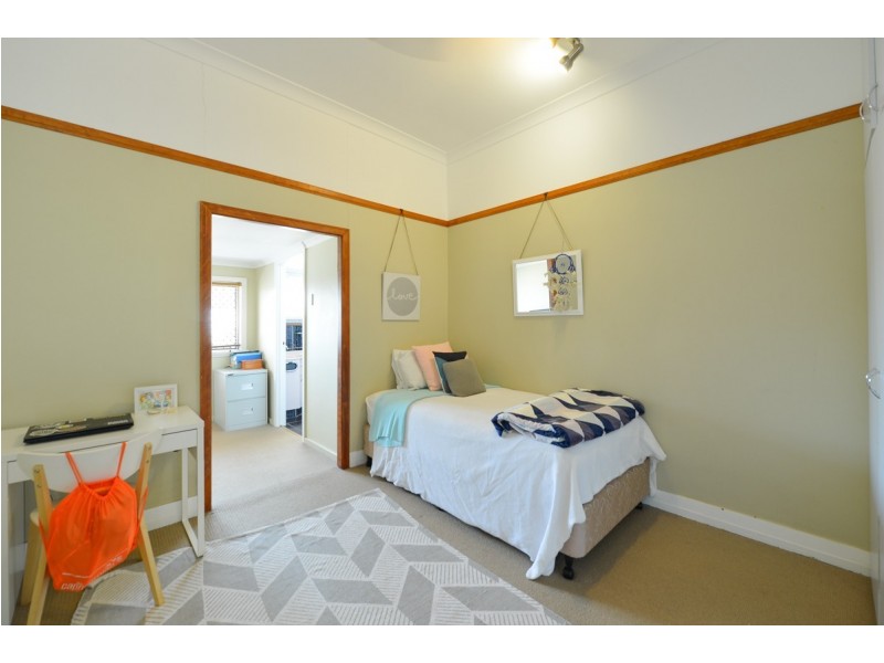 6 Dennis Street, Gladstone QLD 4680