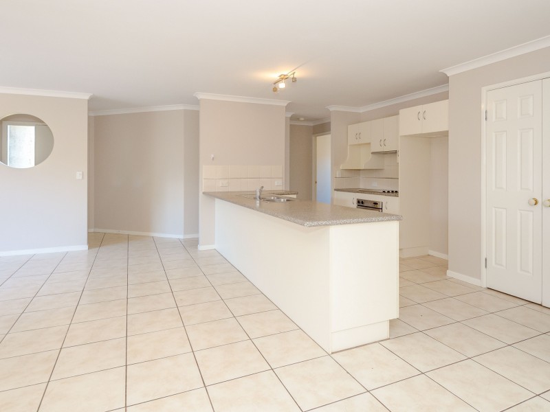 16 Craigmoor Court, New Auckland QLD 4680