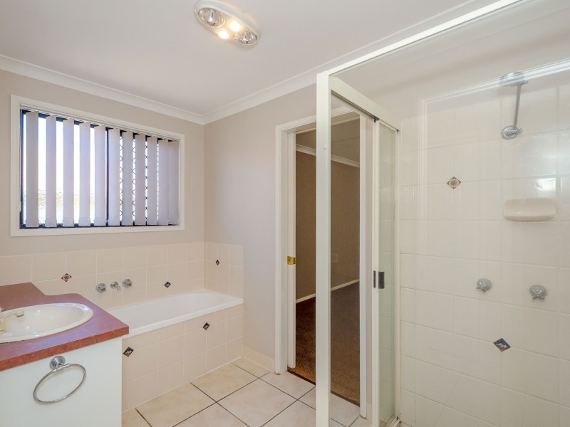 16 Craigmoor Court, New Auckland QLD 4680