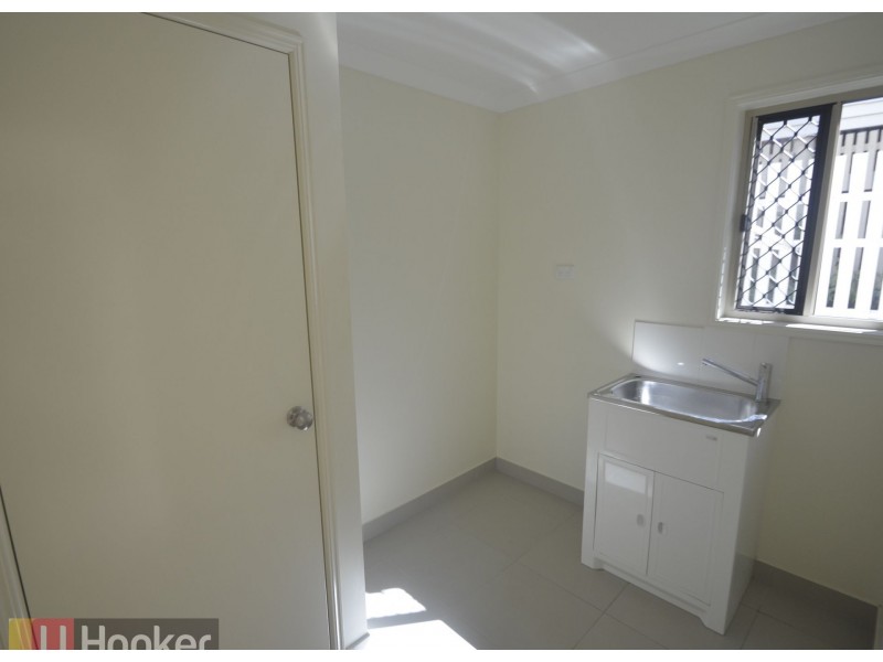 1/127 TOOLOOA STREET, South Gladstone QLD 4680