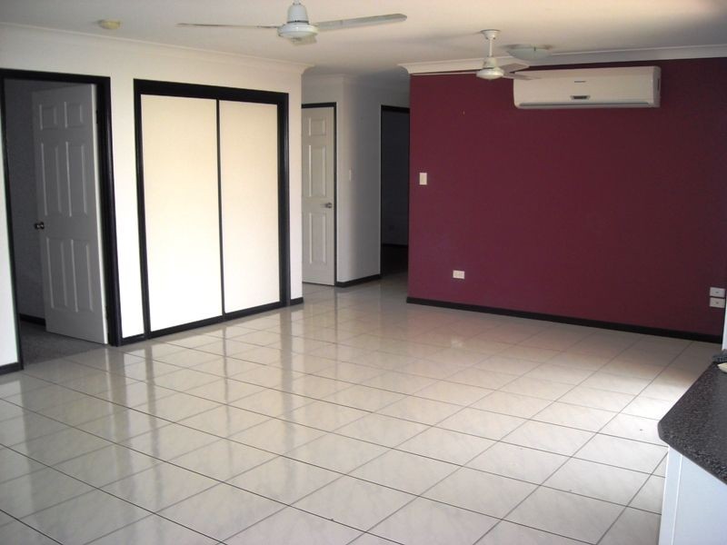 4 Bristol Place, Clinton QLD 4680