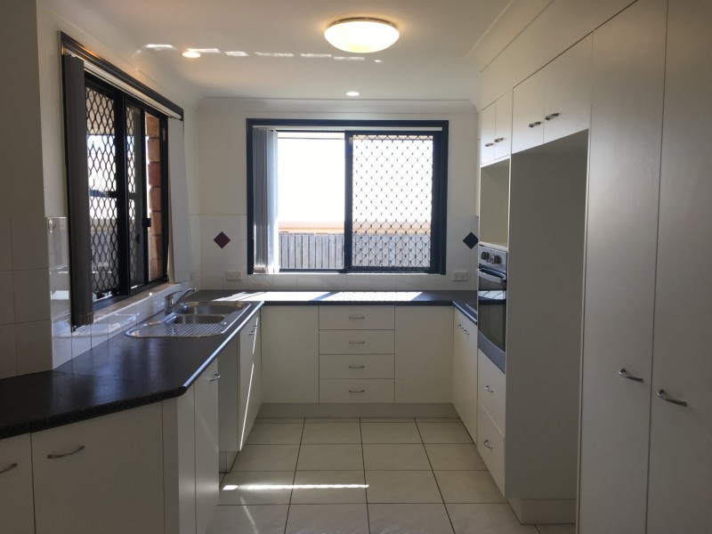 4 Bristol Place, Clinton QLD 4680