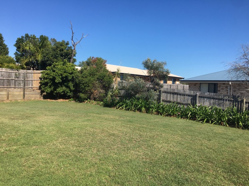 4 Bristol Place, Clinton QLD 4680