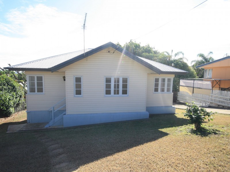 6 WORTHINGTON STREET, West Gladstone QLD 4680