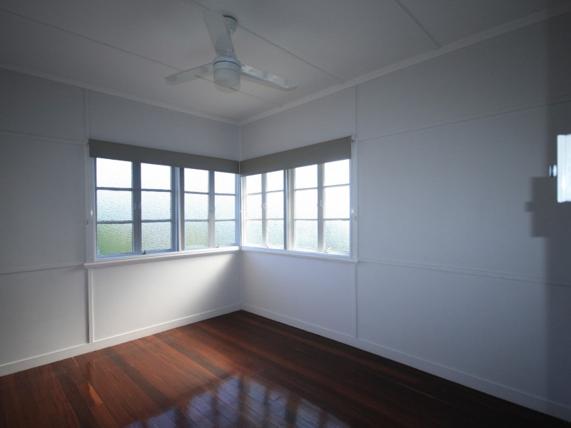 6 WORTHINGTON STREET, West Gladstone QLD 4680