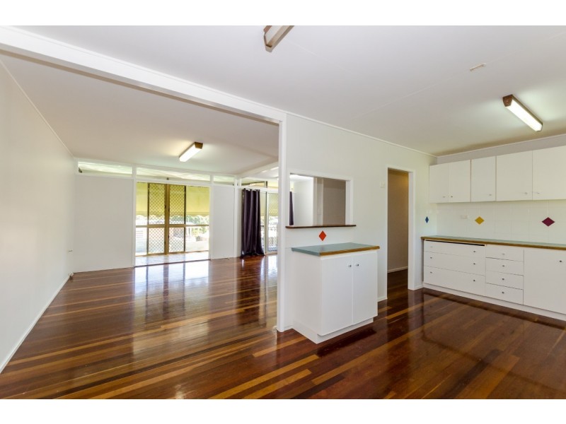 42 Walters Avenue, West Gladstone QLD 4680