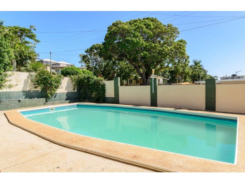42 Walters Avenue, West Gladstone QLD 4680
