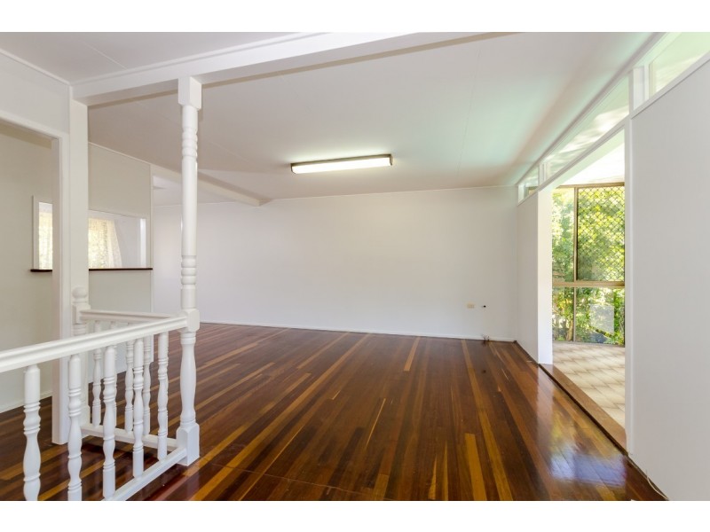 42 Walters Avenue, West Gladstone QLD 4680