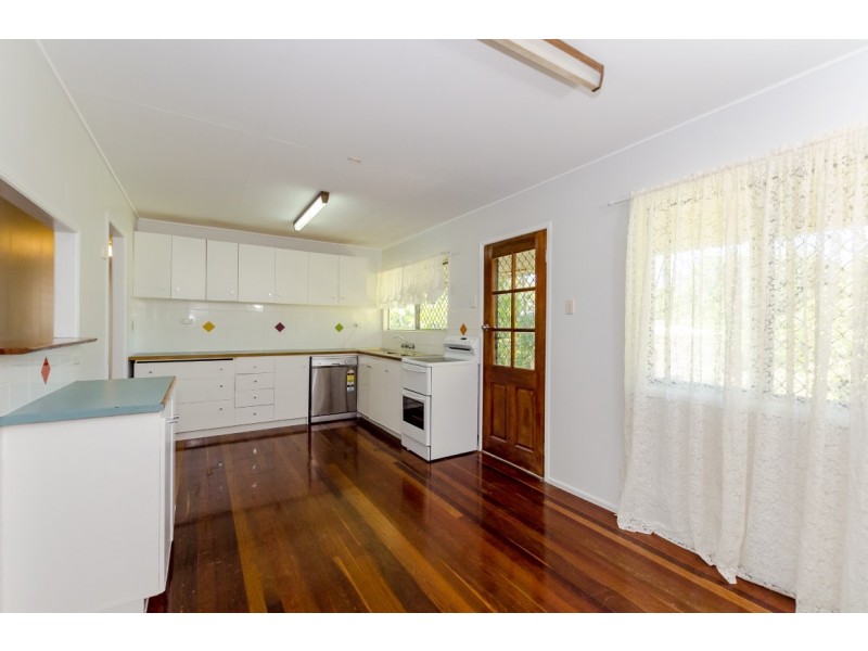 42 Walters Avenue, West Gladstone QLD 4680