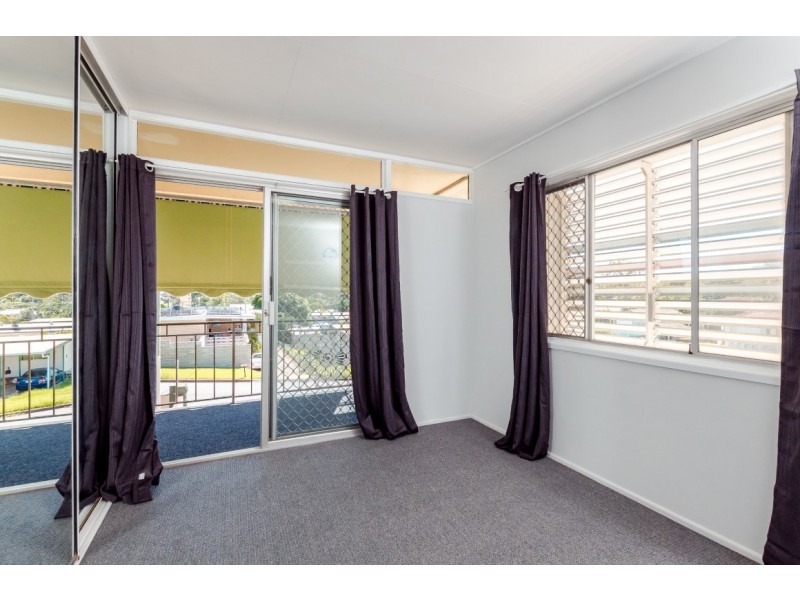 42 Walters Avenue, West Gladstone QLD 4680