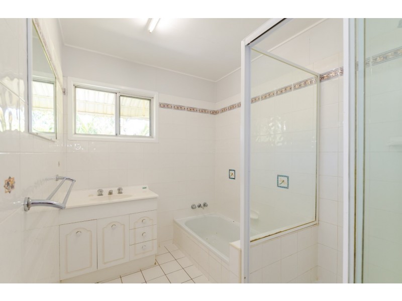 42 Walters Avenue, West Gladstone QLD 4680
