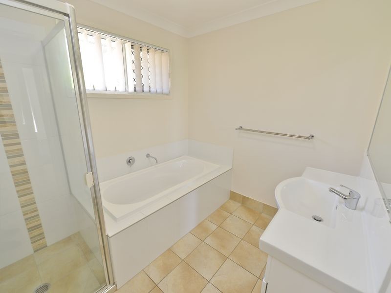 5 Greengard Place, Kirkwood QLD 4680