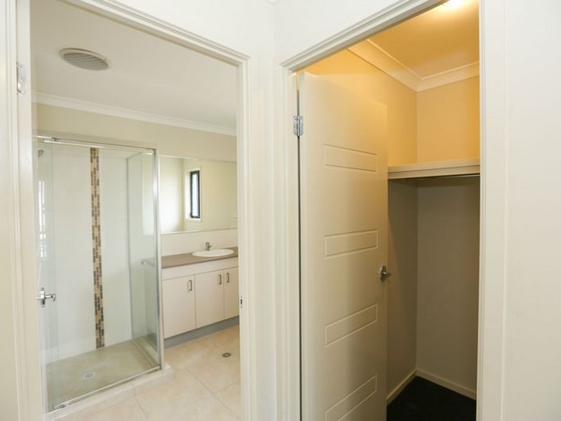 41 Briffney Street, Kirkwood QLD 4680