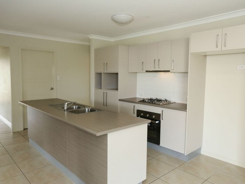 41 Briffney Street, Kirkwood QLD 4680