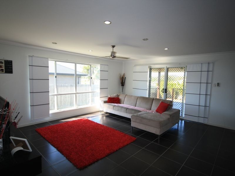 27 Liriope Drive, Kirkwood QLD 4680