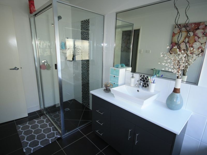 27 Liriope Drive, Kirkwood QLD 4680