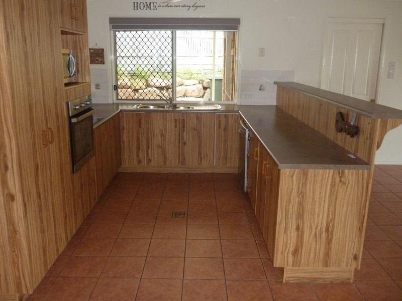 39 Ellington Street, New Auckland QLD 4680