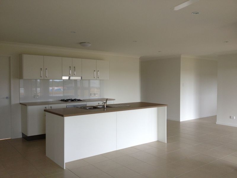 2 Dampier Court, Glen Eden QLD 4680