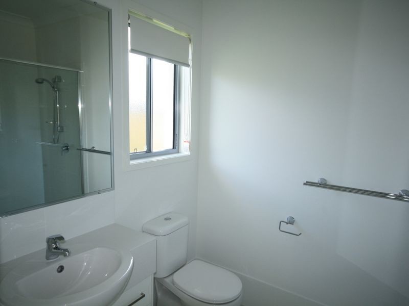 12 Winpara Drive, Kirkwood QLD 4680