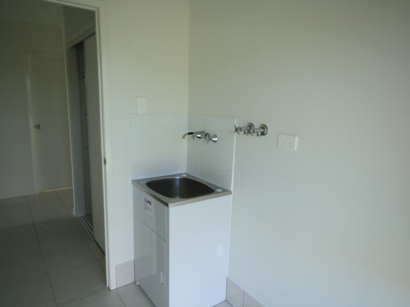 12 Winpara Drive, Kirkwood QLD 4680